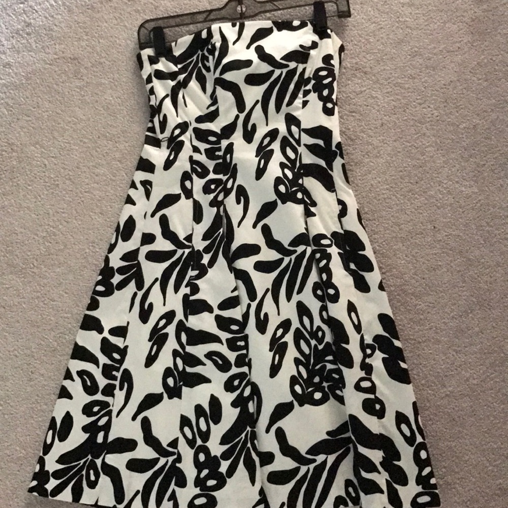 Black house white market strapless dress